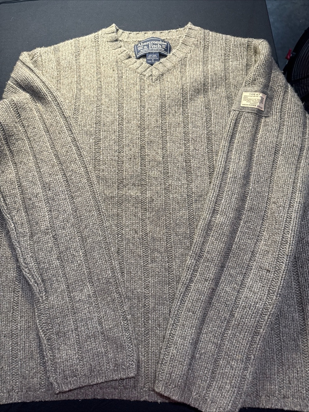 Vintage Abercrombie & Fitch Men’s 100% Wool V Neck Sweater Taupe/Oatmeal Size M
